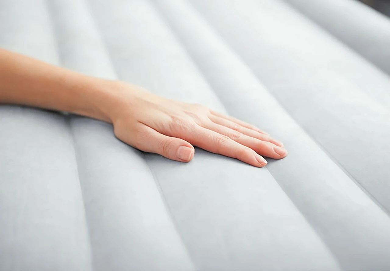 Dura-Beam® Deluxe Comfort-Plush Air Mattress - 13" Queen W/ Built-In Electric Pump 9 Dura-Beam® Deluxe Comfort-Plush Air Mattress - 13" Queen W/ Built-In Electric Pump - Image 9